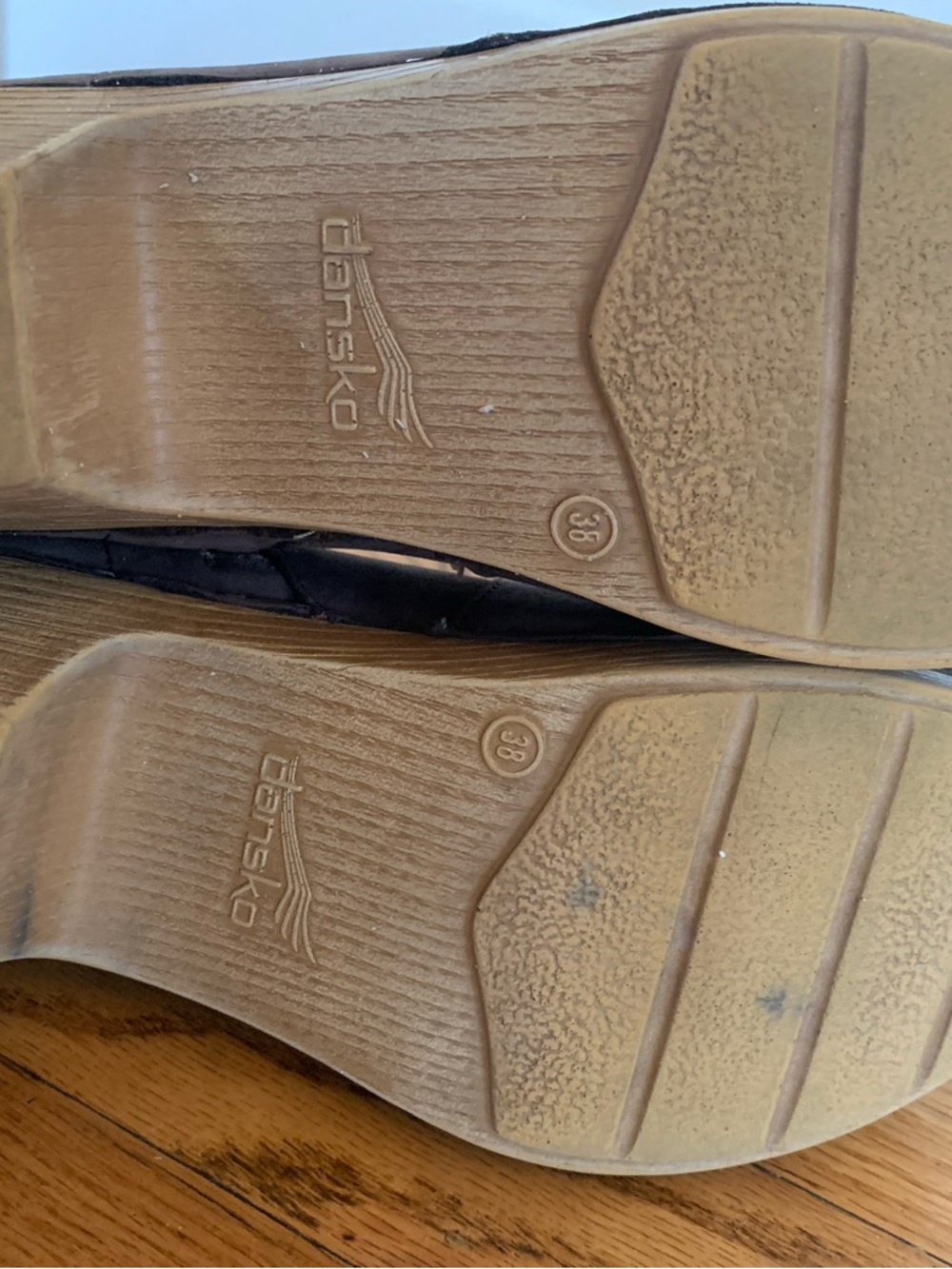 Dansko Maria 38 Brown Ankle Booties - Picture 7 of 7